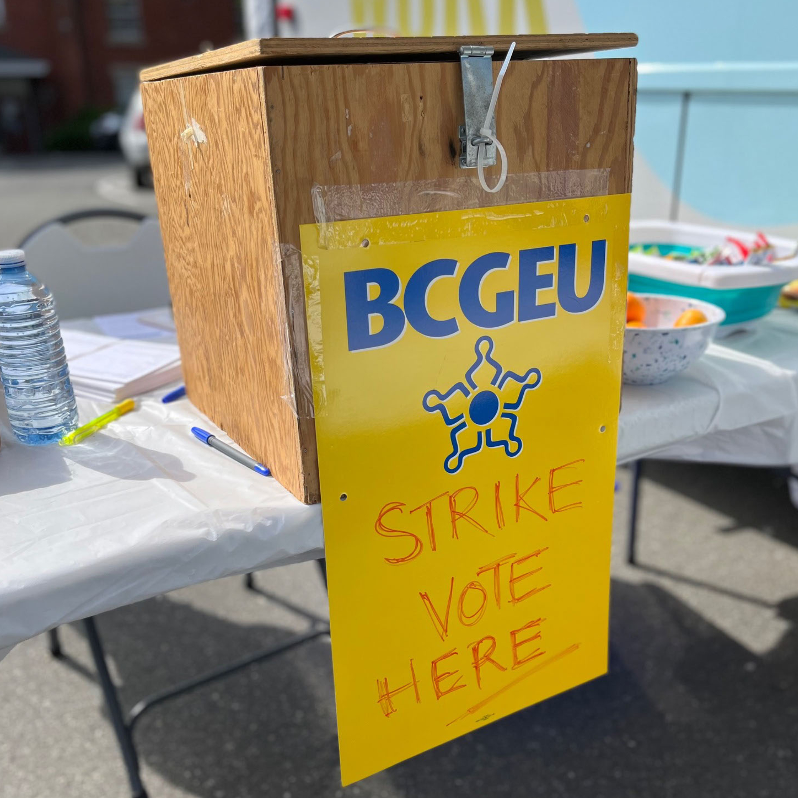 BC public sector workers closer to strike action
