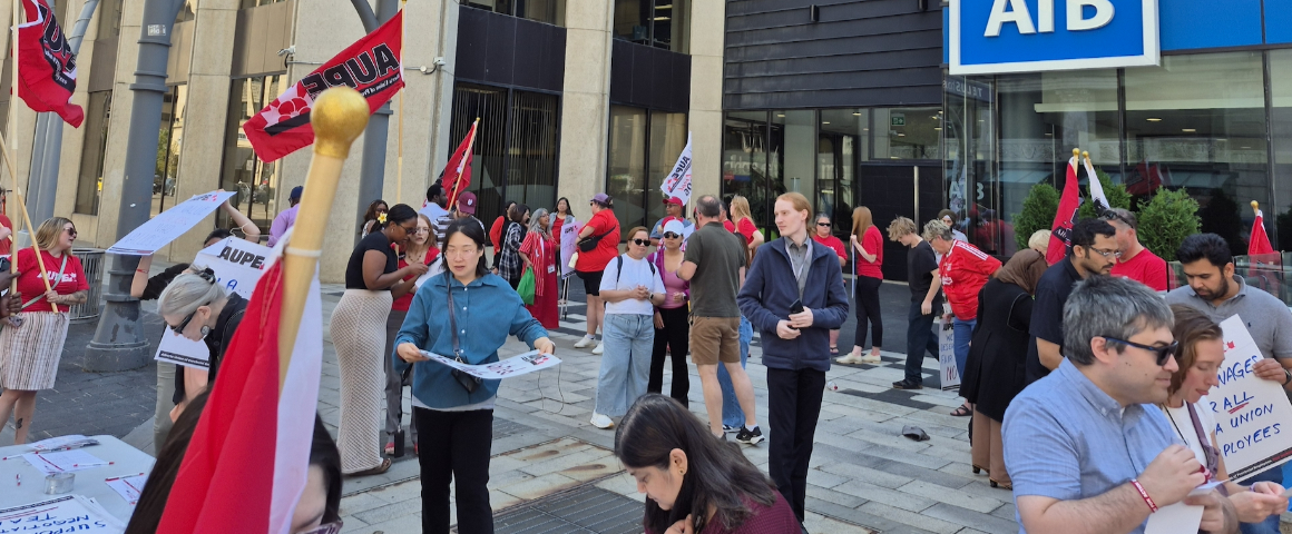 AUPE members rally in Edmonton in support of bargaining committee